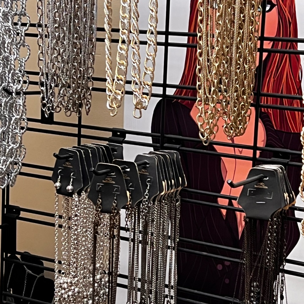 Men and Women’s jewelry accessories